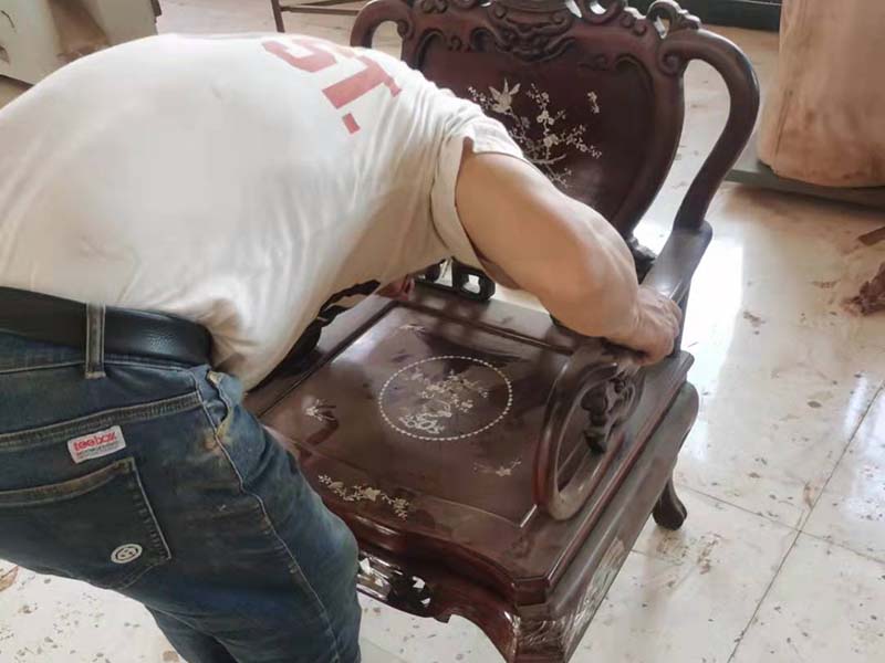 宁老旧红木家具保养技巧